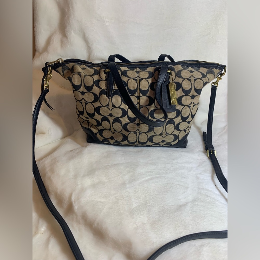 Coach Pocketbook - Picture 2 of 2